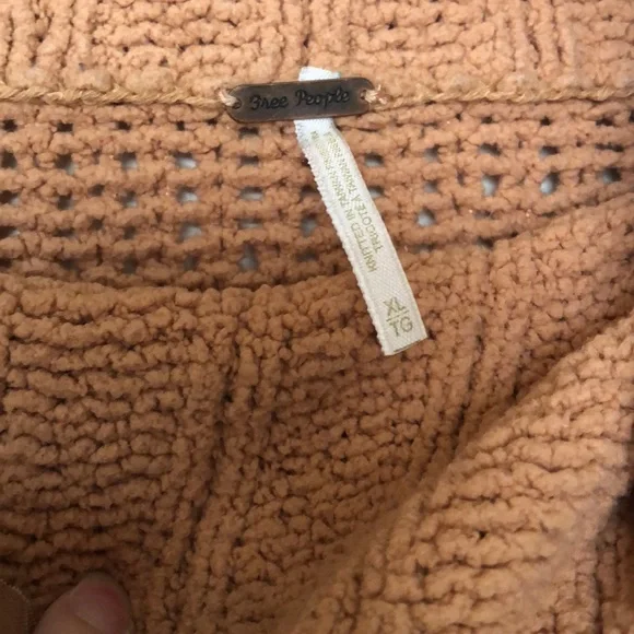 FREE PEOPLE BE YOURS SWEATER🌲🏔️ - Picture 3 of 6